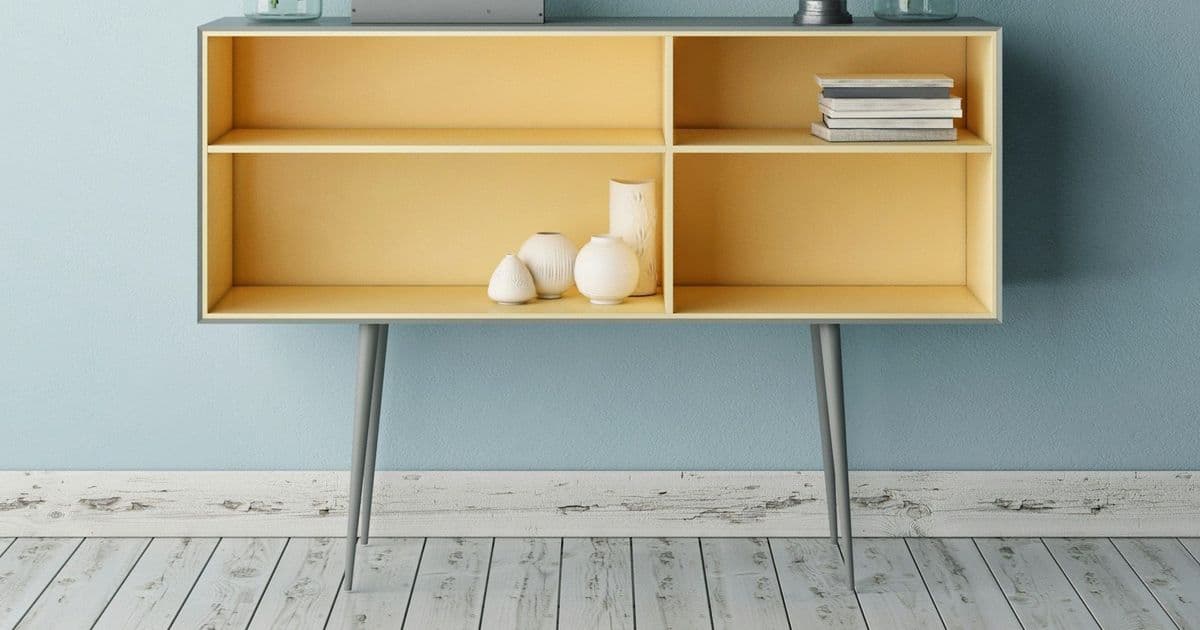 Kommode in Gelb offen